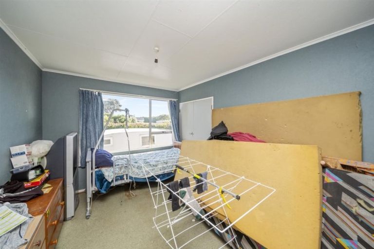 Photo of property in 13 Hughson Place, Opunake, 4616