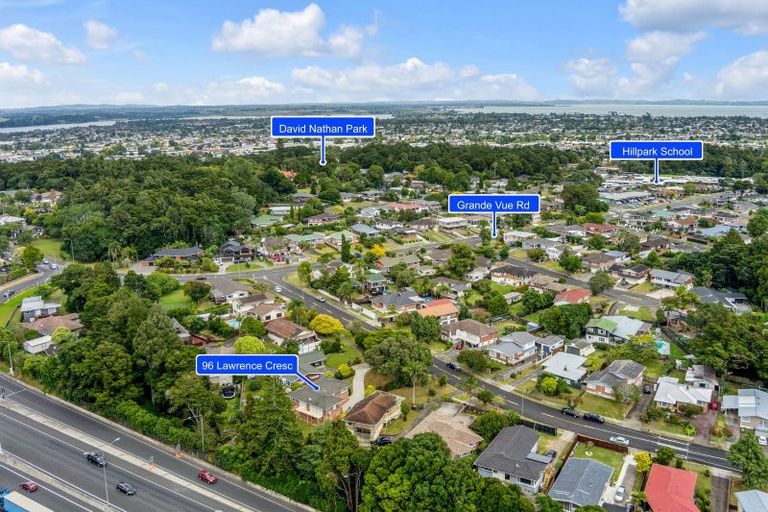 Photo of property in 96 Lawrence Crescent, Hillpark, Auckland, 2102