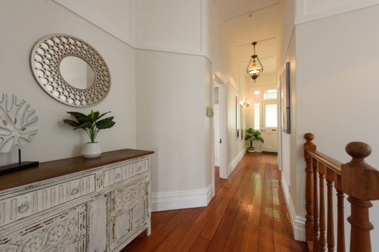 Photo of property in 57f3 Central Terrace, Kelburn, Wellington, 6012