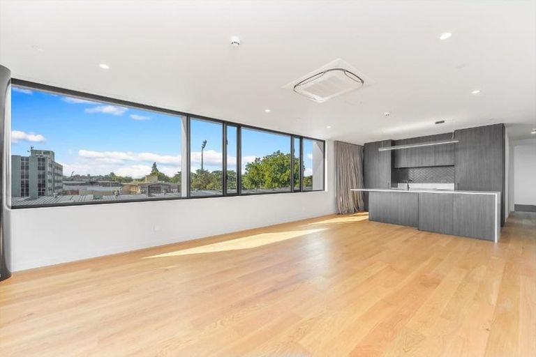Photo of property in Parkhaven, 308/220u Tristram Street, Hamilton Central, Hamilton, 3204