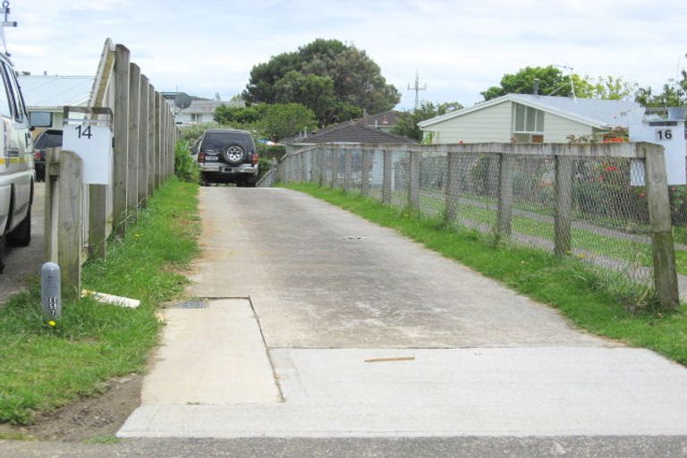 Photo of property in 14 Forbury Place, Mangere, Auckland, 2022