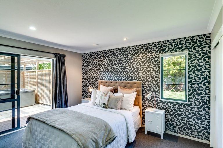 Photo of property in 14 Scott Place, Havelock North, 4130