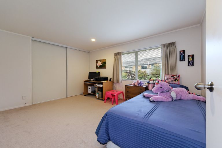 Photo of property in 28a/2 Godley Road, Green Bay, Auckland, 0604