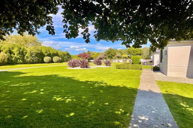 Photo of property in 101 Seaward Road, Edendale, 9825