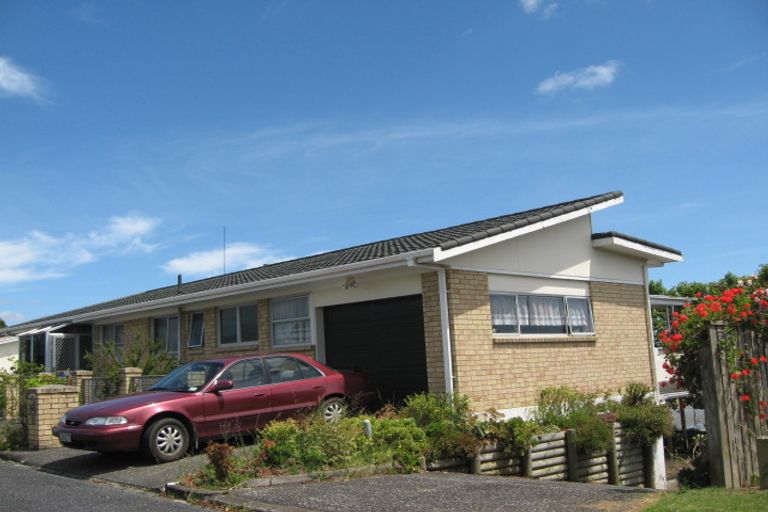 Photo of property in 18a Crispe Road, Clarks Beach, 2122