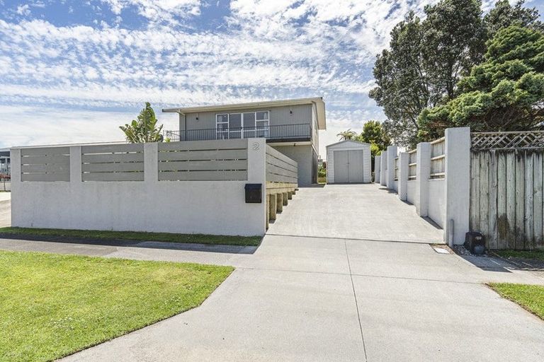 Photo of property in 2 Aratapu Street, Waitara, 4320