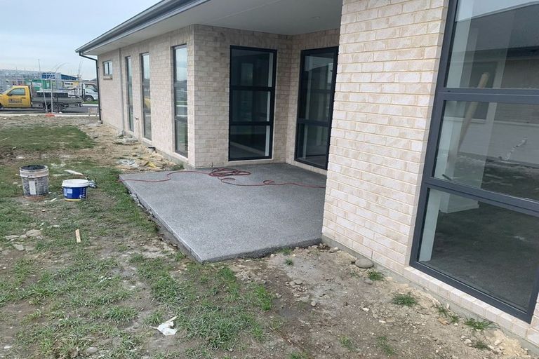 Photo of property in 184 Faringdon Boulevard, Rolleston, 7615