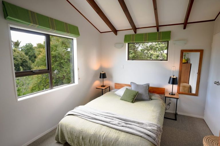 Photo of property in 2/15b Nandana Drive, Glen Eden, Auckland, 0602