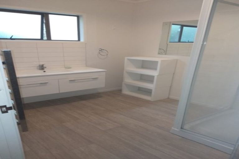 Photo of property in 1/9 Thorburn Avenue, Red Beach, 0932