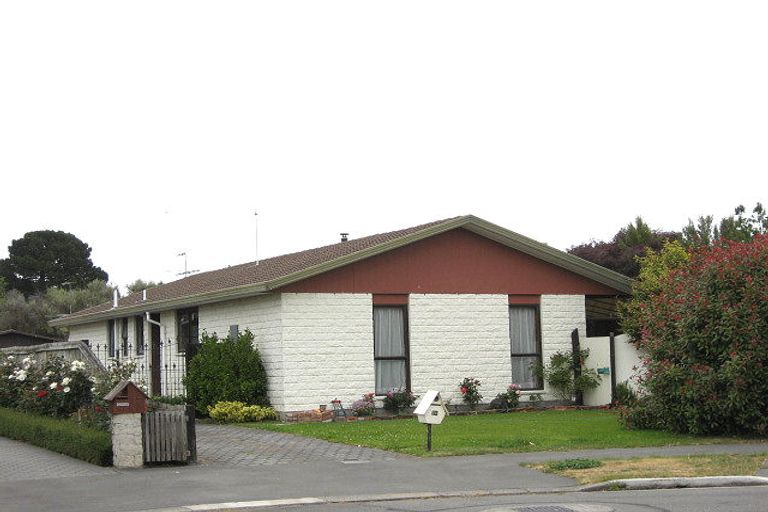 Photo of property in 16 Jacaranda Place, Parklands, Christchurch, 8083