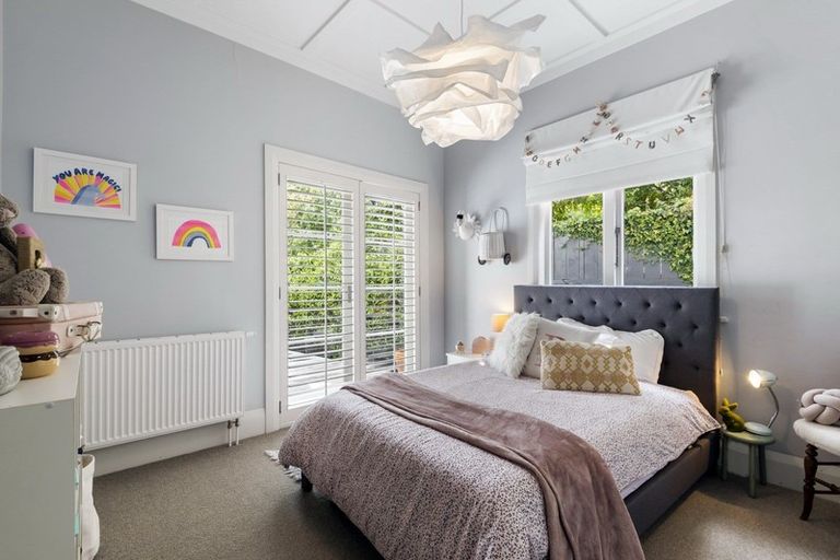 Photo of property in 109 Vauxhall Road, Narrow Neck, Auckland, 0624