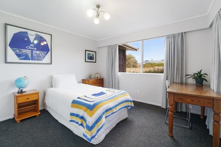 Photo of property in 3 Rewarewa Crescent, Waikanae, 5036