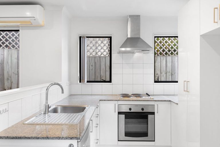Photo of property in 5 Powrie Street, Glenfield, Auckland, 0629