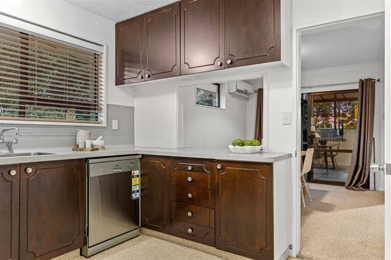 Photo of property in 10 Rembrandt Place, Burnside, Christchurch, 8053
