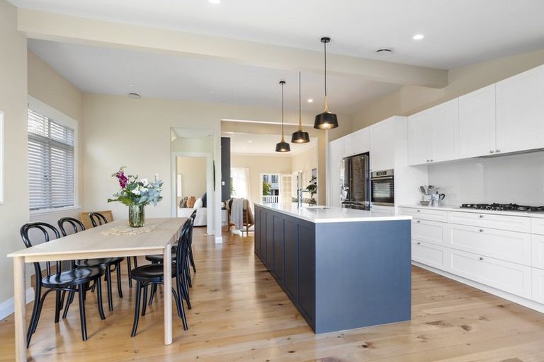 Photo of property in 26 Jubilee Avenue, Devonport, Auckland, 0624
