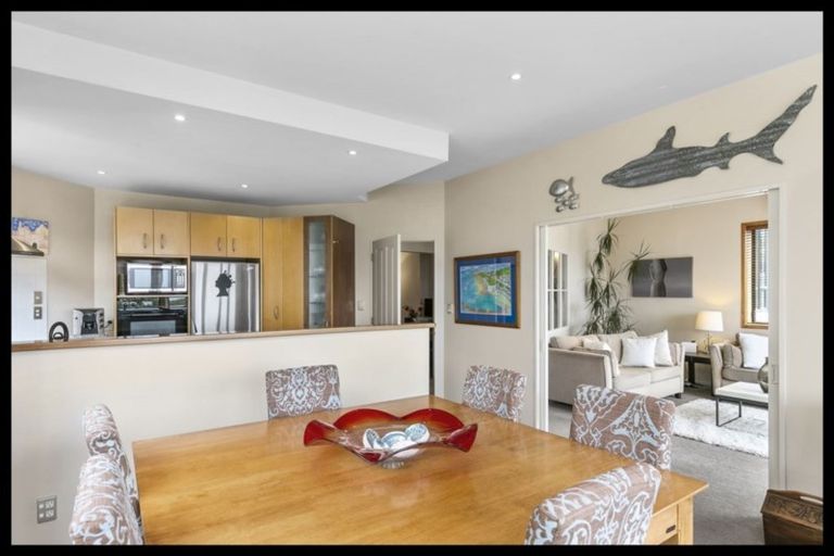 Photo of property in 15a Waru Street, Khandallah, Wellington, 6035