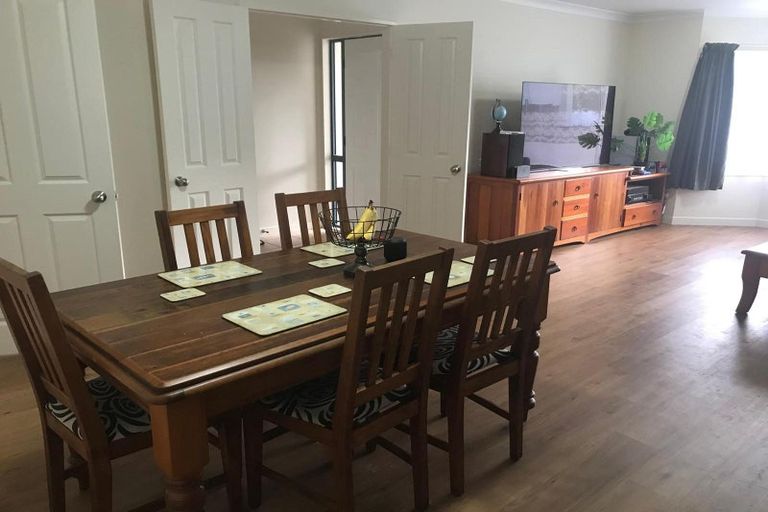 Photo of property in 230 Kilkenny Drive, East Tamaki Heights, Auckland, 2016