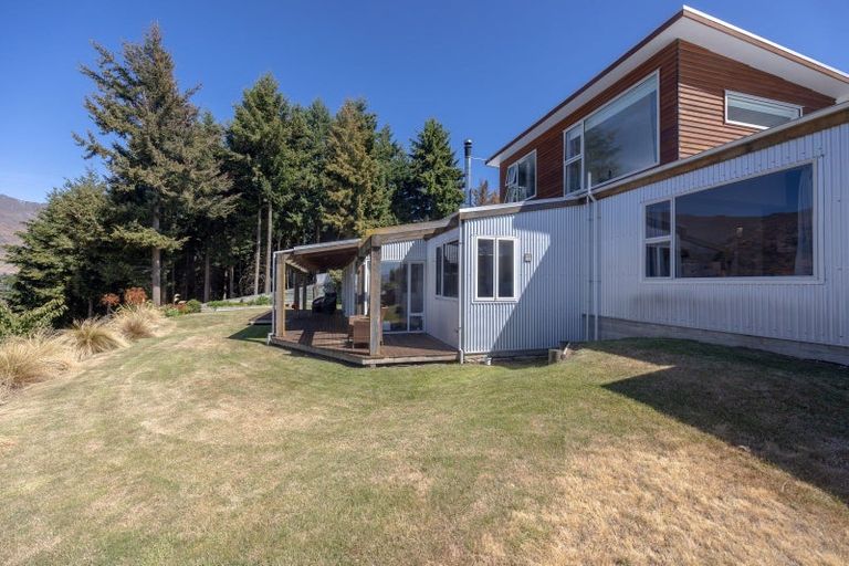 Photo of property in 12 Hillview Place, Wanaka, 9305