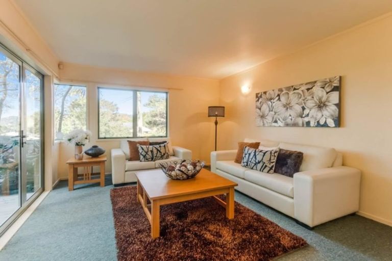 Photo of property in 25 Shetland Street, Glen Eden, Auckland, 0602