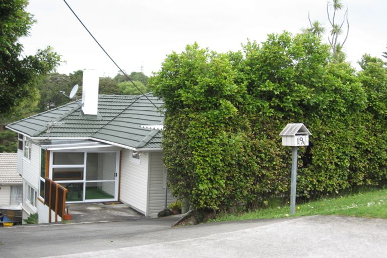 Photo of property in 2/19 Stanley Road, Glenfield, Auckland, 0629