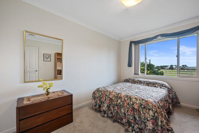 Photo of property in 68d Tuparekura Road, South Head, Helensville, 0874
