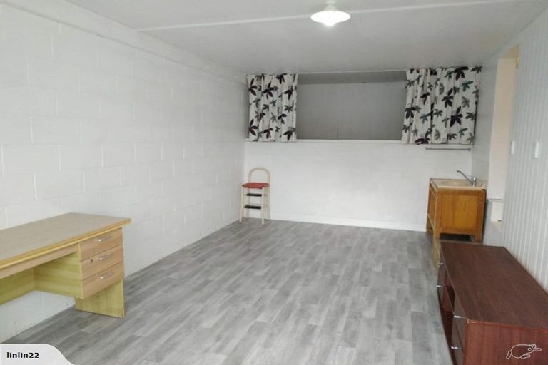Photo of property in 2/22 Wykeham Place, Glenfield, Auckland, 0629