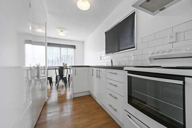 Photo of property in 27 Purcell Place, Melville, Hamilton, 3206