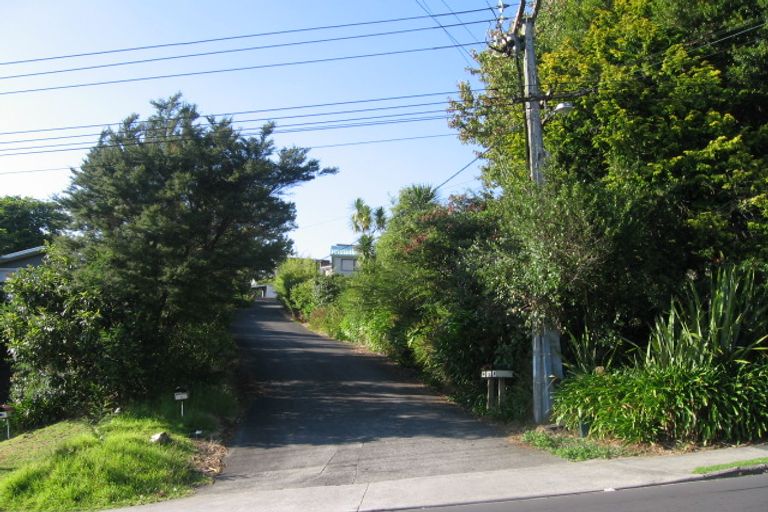 Photo of property in 1/9 Hogans Road, Glenfield, Auckland, 0629