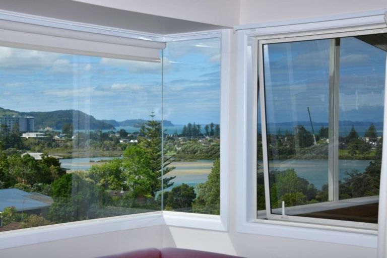 Photo of property in 19 Moffat Road, Red Beach, 0932