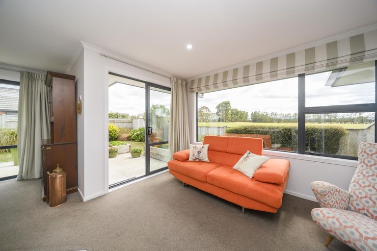 Photo of property in 7 The Oaks, Awapuni, Palmerston North, 4412