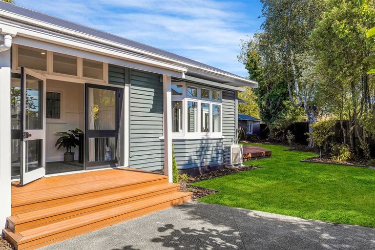 Photo of property in 51 Lindsay Street, St Albans, Christchurch, 8014