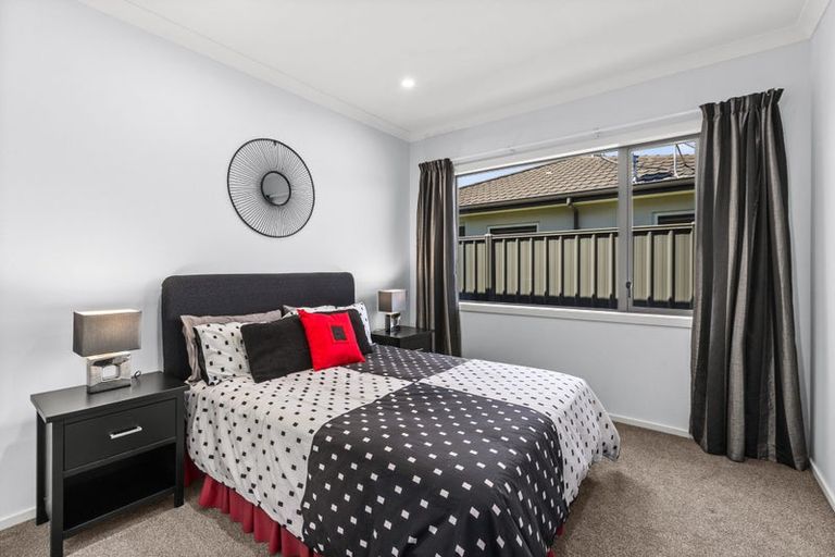 Photo of property in 37 Kapiti Drive, Poraiti, Napier, 4112