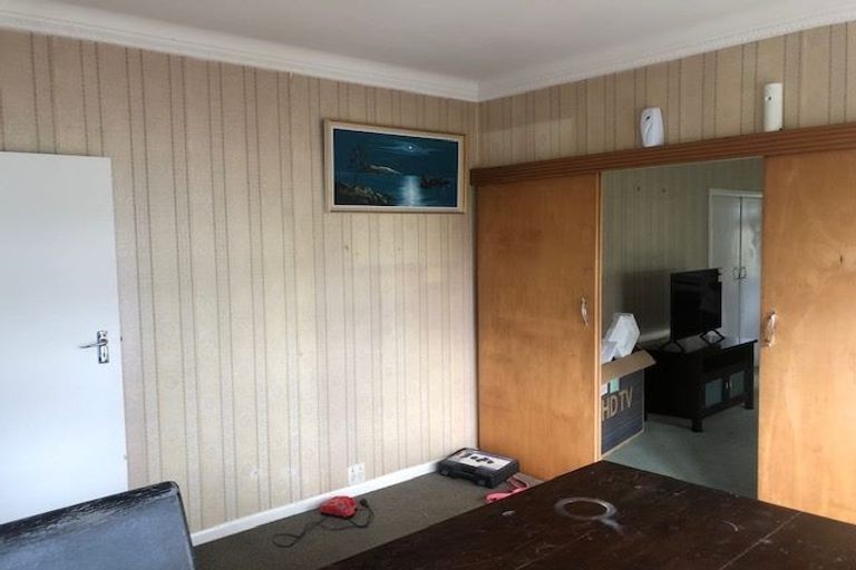 Photo of property in 9 Savoy Road, Glen Eden, Auckland, 0602