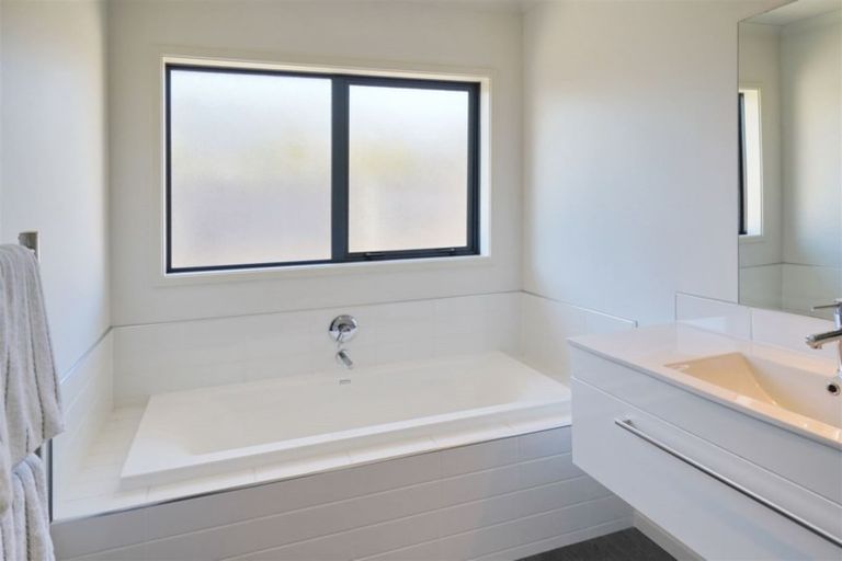 Photo of property in 21 Parklea Avenue, Halswell, Christchurch, 8025