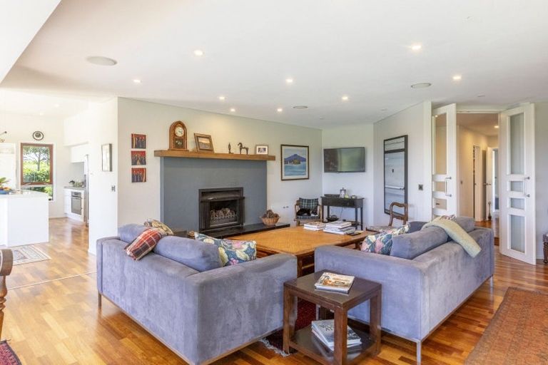 Photo of property in 15 Maharakeke Road, Waipukurau, 4281