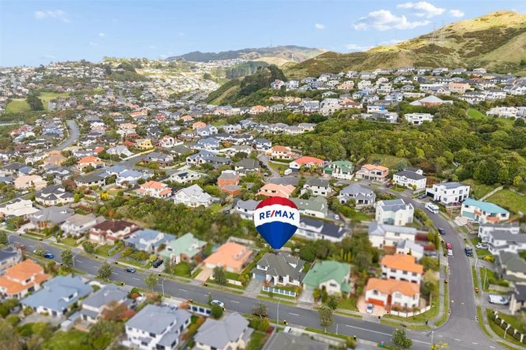 Photo of property in 23 Amesbury Drive, Churton Park, Wellington, 6037