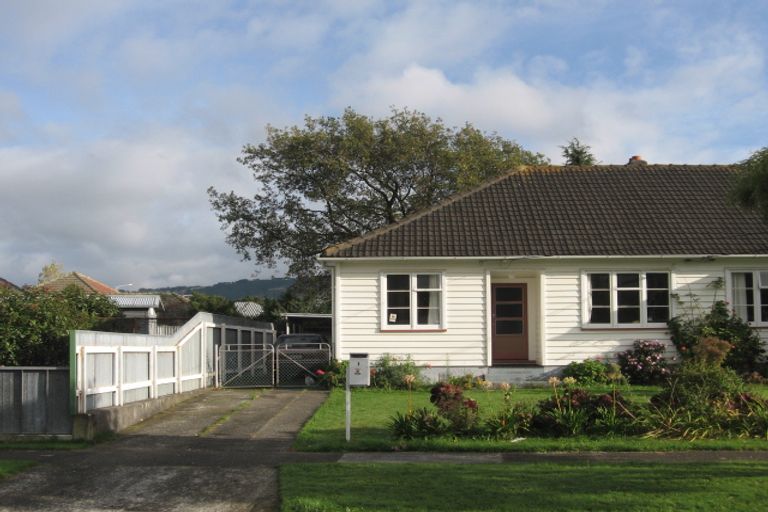 Photo of property in 1 Hodgins Grove, Naenae, Lower Hutt, 5011
