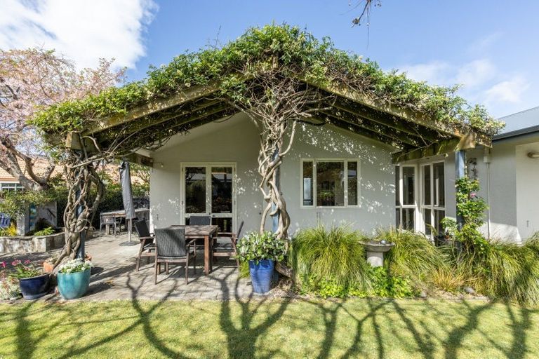 Photo of property in 30 Pukekura Place, Taradale, Napier, 4112