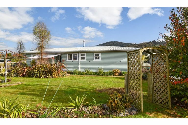 Photo of property in 5 Cherrywood Place, Western Heights, Rotorua, 3015