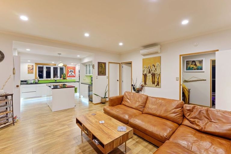 Photo of property in 93 Marine Parade, Paraparaumu Beach, Paraparaumu, 5032