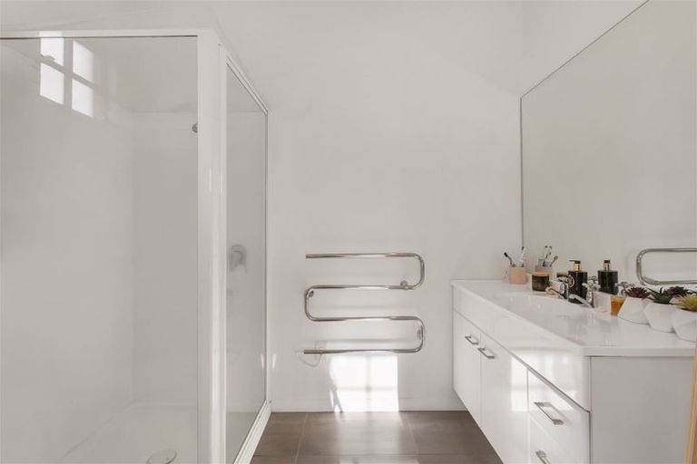 Photo of property in 58 Hawkesbury Avenue, St Albans, Christchurch, 8014