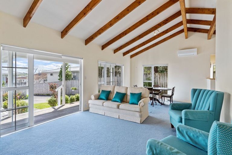 Photo of property in 2/25 College Road, Northcote, Auckland, 0627