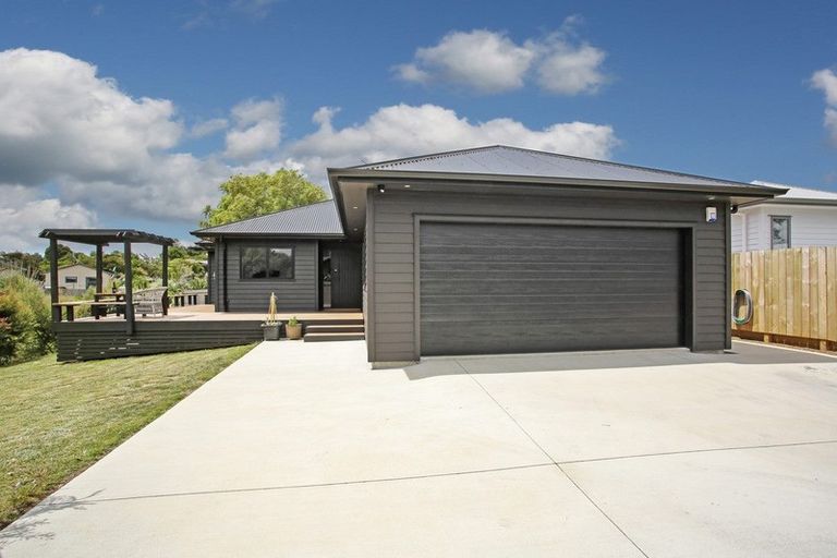 Photo of property in 6 Rees Way, Tuakau, 2121