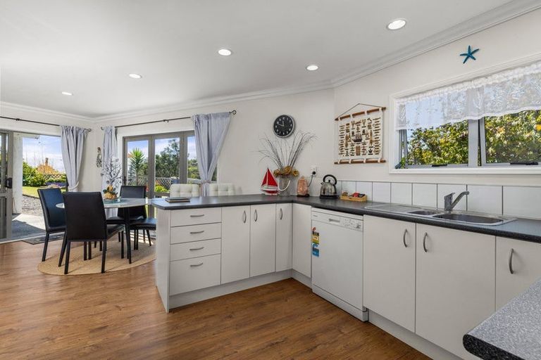 Photo of property in 90a School Road, Paihia, 0200