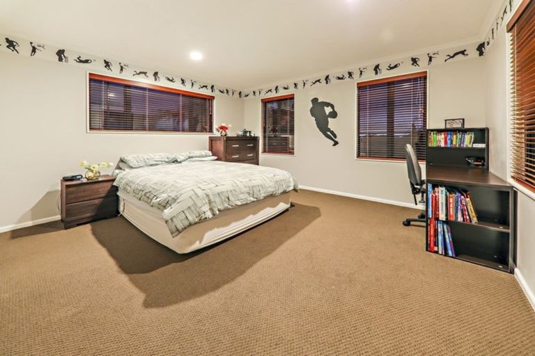 Photo of property in 11 Karson Place, Flat Bush, Auckland, 2016