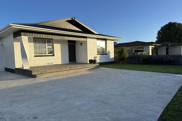 Photo of property in 27 Tukapa Street, Westown, New Plymouth, 4310