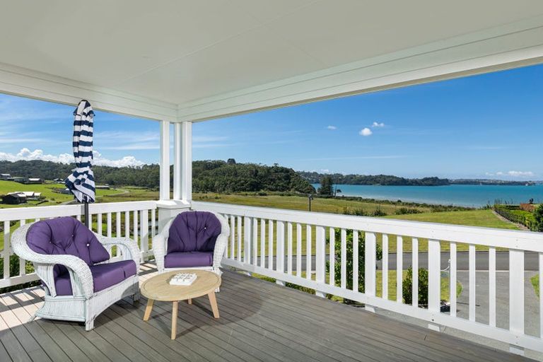 Photo of property in 98 Ahumoana Road, Okura Bush, Albany, 0794