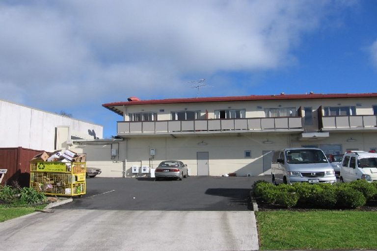 Photo of property in 6/26 Lovell Court, Rosedale, Auckland, 0632