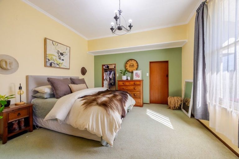 Photo of property in 8 Russell Street, Otane, 4202