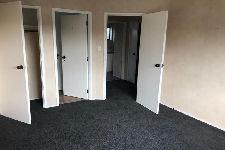 Photo of property in 3/75 Stanley Road, Glenfield, Auckland, 0629